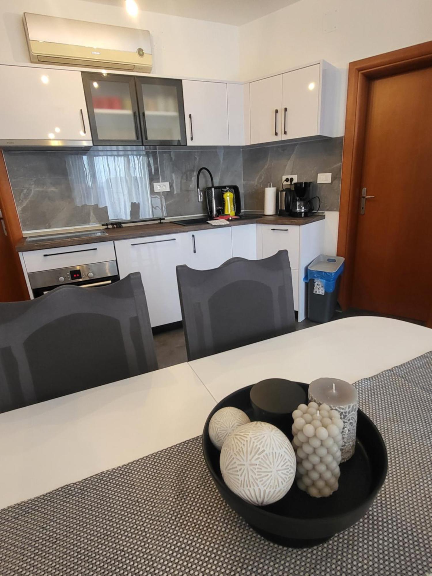 Apartmani Andiks Dramalj Exteriör bild